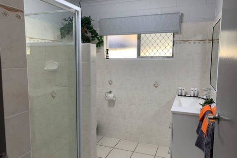 Andergrove Home With A Garden View-Wi-fi & Netflix - Great Ocean Road Tourism 3