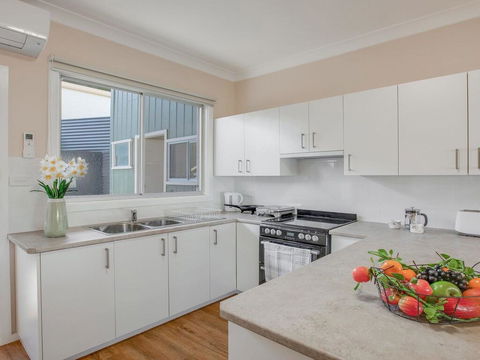 Antonio's Paradise - Spectacular Views Over Warrain Beach - Great Ocean Road Tourism 1