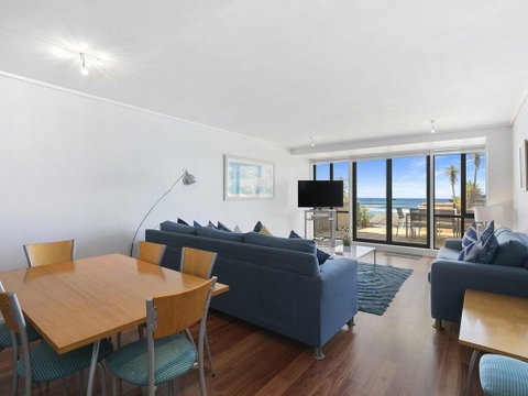 APARTMENT 11 PACIFIC APARTMENTS - Great Ocean Road Tourism 1