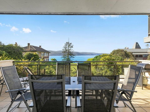 APARTMENT 26 PACIFIC APARTMENTS - Walk To Town - Great Ocean Road Tourism 1