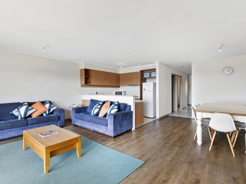 APARTMENT 29 PACIFIC APARTMENTS - Grand Escape With Ocean Views - Great Ocean Road Tourism 3