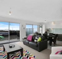APOLLO 13 PENTHOUSE - free wifi  huge terrace - Great Ocean Road Tourism