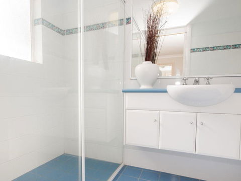 Aquarius Apartment 4 - Great Ocean Road Tourism 3