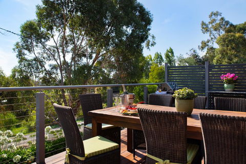 Arabella Meadows - Great Ocean Road Tourism 2