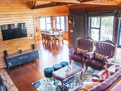 Artee House - A Bright Escape - Great Ocean Road Tourism 0