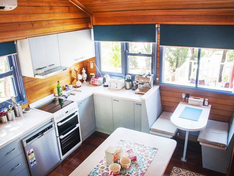 Artee House - A Bright Escape - Great Ocean Road Tourism 1