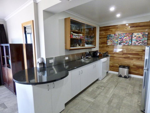 ArtHOUSE Beachfront Accommodation - Great Ocean Road Tourism 2