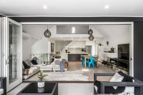 Arya Holiday House Byron Bay - Great Ocean Road Tourism 2