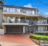 Ash Sienna - 2/49 Ash Street Terrigal - Great Ocean Road Tourism