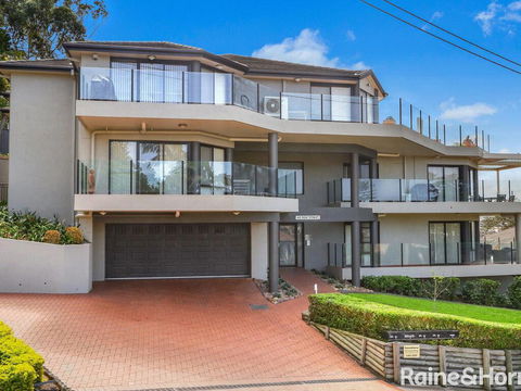 Ash Sienna - 2/49 Ash Street, Terrigal - Great Ocean Road Tourism 0