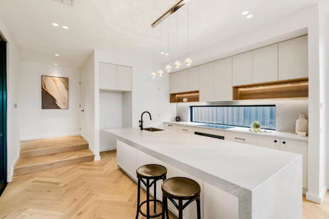 Luxurious Getaway For Big Groups - Great Ocean Road Tourism 3