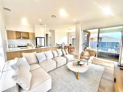 Luxury 6 Bedroom Home In Wilton - Great Ocean Road Tourism 0