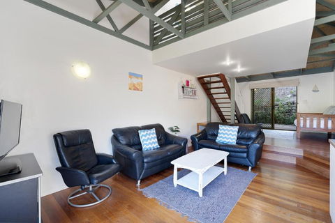 MAIN STAY - 100m To Patrolled Beach, Pool, Wifi, Close To Cafes - Great Ocean Road Tourism 2