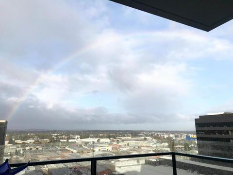 M-city Shopping Center Apartment - Executive Twin King Ensuites - Fully Equipped - Free Parking, Fast Wifi, Smart TV, Netflix, Complementary Drinks & Amenities - Clayton 3168 - Great Ocean Road Tourism 2