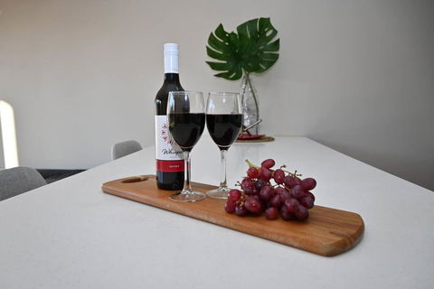 Mawson Red - Free Pool Access -Onsite Parking-Netflix-5 Mins To Mawson Interchange - Great Ocean Road Tourism 0