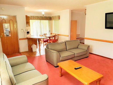 McNevins Warwick Motel - Great Ocean Road Tourism 3