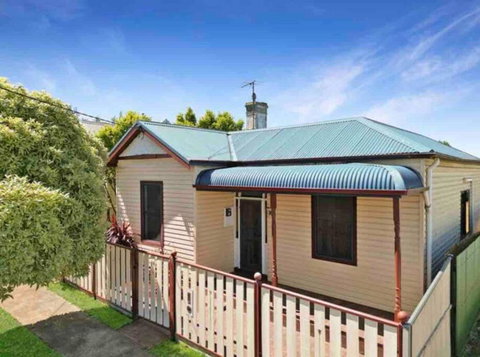 Milton House, Hamilton - Great Ocean Road Tourism 0