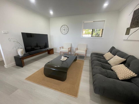 Mirrabooka Magic - Luxury By The Lake - Great Ocean Road Tourism 3