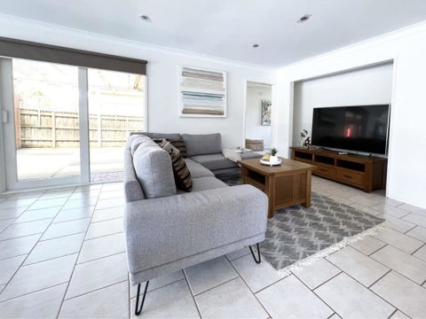 Modern And Elegant House With Swimming Pool - Great Ocean Road Tourism 0