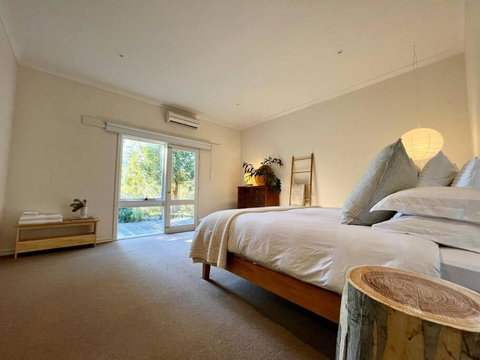 Mountain Views In Vesper Victoria - Great Ocean Road Tourism 0