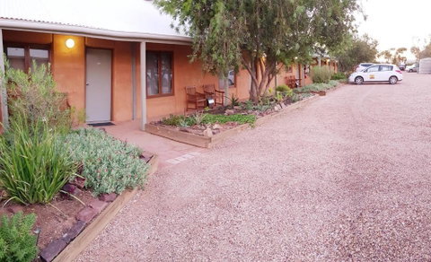 Mud Hut Motel - Great Ocean Road Tourism 3