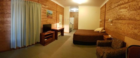 Mud Hut Motel - Great Ocean Road Tourism 0