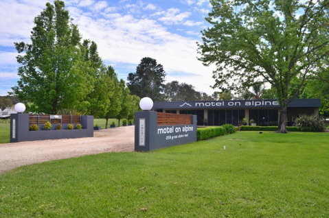 Myrtleford Motel On Alpine - Great Ocean Road Tourism 1