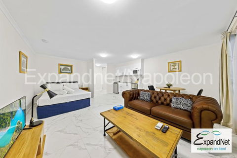 Napoleon On Kent - Great Ocean Road Tourism 0