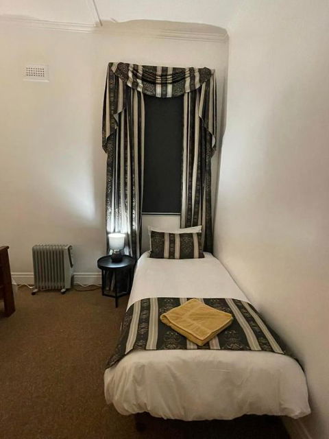 National Smokehouse Hotel Coleraine - Great Ocean Road Tourism 3