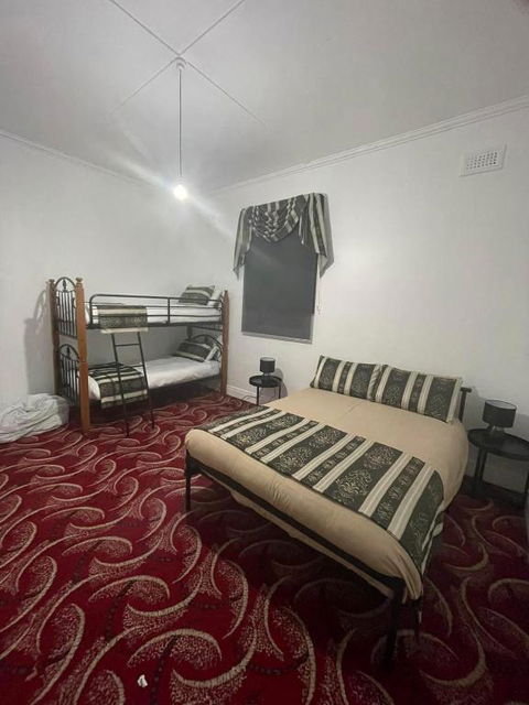 National Smokehouse Hotel Coleraine - Great Ocean Road Tourism 1