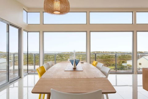 Neighbour Avenue Goolwa Beach - Wi-Fi & Linen Included - Great Ocean Road Tourism 0