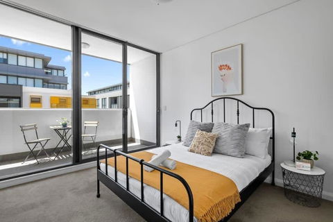NEW 3BR Apt In Kingsgrove Sleeps 7 - Great Ocean Road Tourism 0