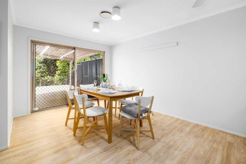 NEW 3BR Serene Creekside Retreat In Helensvale - Great Ocean Road Tourism 3
