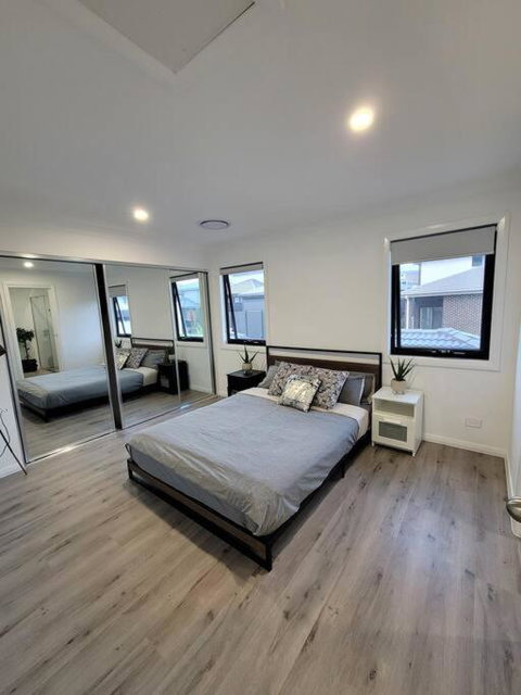 New 5 Bedroom House In Rousehill - Great Ocean Road Tourism 1