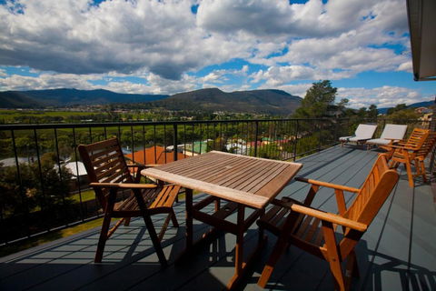 New Norfolk Holiday Apartments - Great Ocean Road Tourism 0