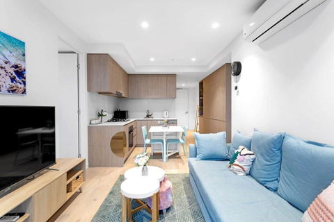 NEW Skyline View Luxury Apt Homey Heart Of ADL - Great Ocean Road Tourism 1