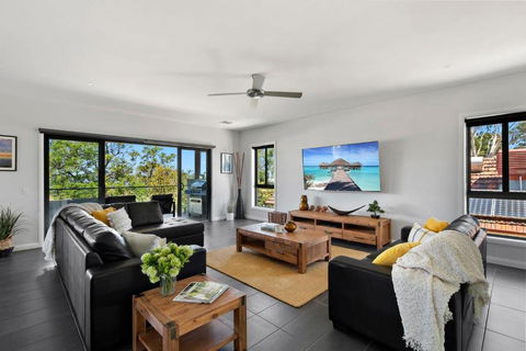 NEW - Sunrise Waters Holiday House - Great Ocean Road Tourism 2