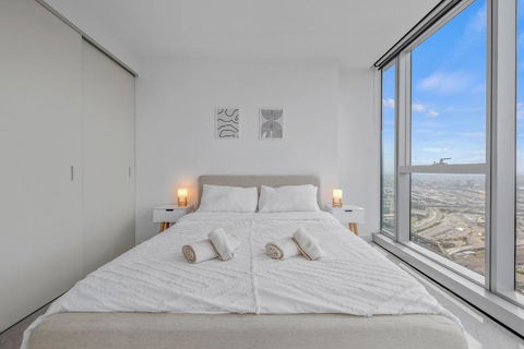 NEW Top Floor L70 CBD Luxury Apt - Great Ocean Road Tourism 1