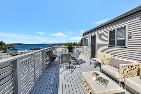New Property Seabreeze Bungalow - Lakeview Sunset Delight At Sunshine On Lake Macquarie - Great Ocean Road Tourism 1