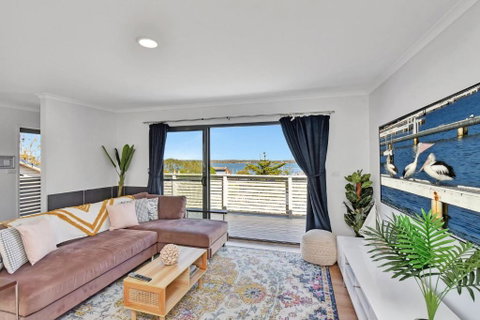 New Property Seabreeze Bungalow - Lakeview Sunset Delight At Sunshine On Lake Macquarie - Great Ocean Road Tourism 2