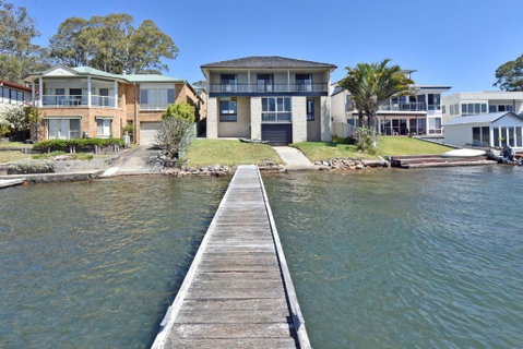 New Property Silverwater Serenity Shores Absolute Waterfront On The Lake - Great Ocean Road Tourism 0
