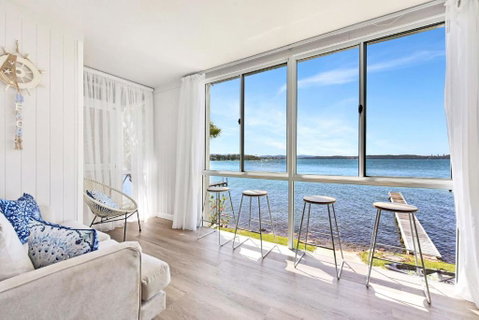 New Property Silverwater Serenity Shores Absolute Waterfront On The Lake - Great Ocean Road Tourism 3