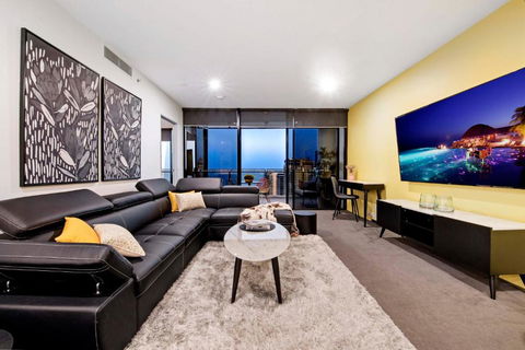 OCEAN VIEW - One Bedroom Spa Apartment - Circle On Cavill - Self Contained, Privately Managed - Great Ocean Road Tourism 1