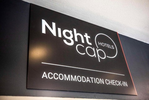 Nightcap At High Flyer Hotel - Great Ocean Road Tourism 3