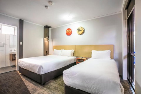 Nightcap At Jamison Hotel - Great Ocean Road Tourism 1