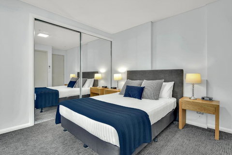North Sydney Large Two Bedroom MIL2302 - Great Ocean Road Tourism 1