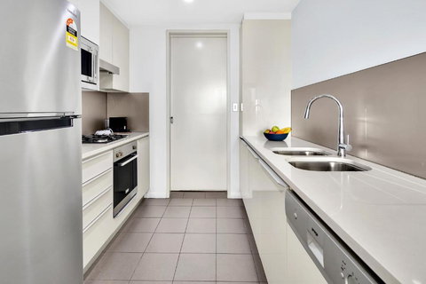 North Sydney Large Two Bedroom MIL2302 - Great Ocean Road Tourism 3