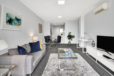 North Sydney Large Two Bedroom MIL2252402 - Great Ocean Road Tourism 0