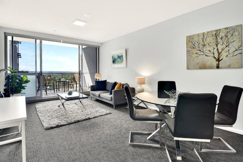 North Sydney Large Two Bedroom MIL2252402 - Great Ocean Road Tourism 1