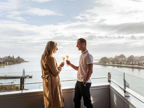 Novotel Devonport - Great Ocean Road Tourism 1